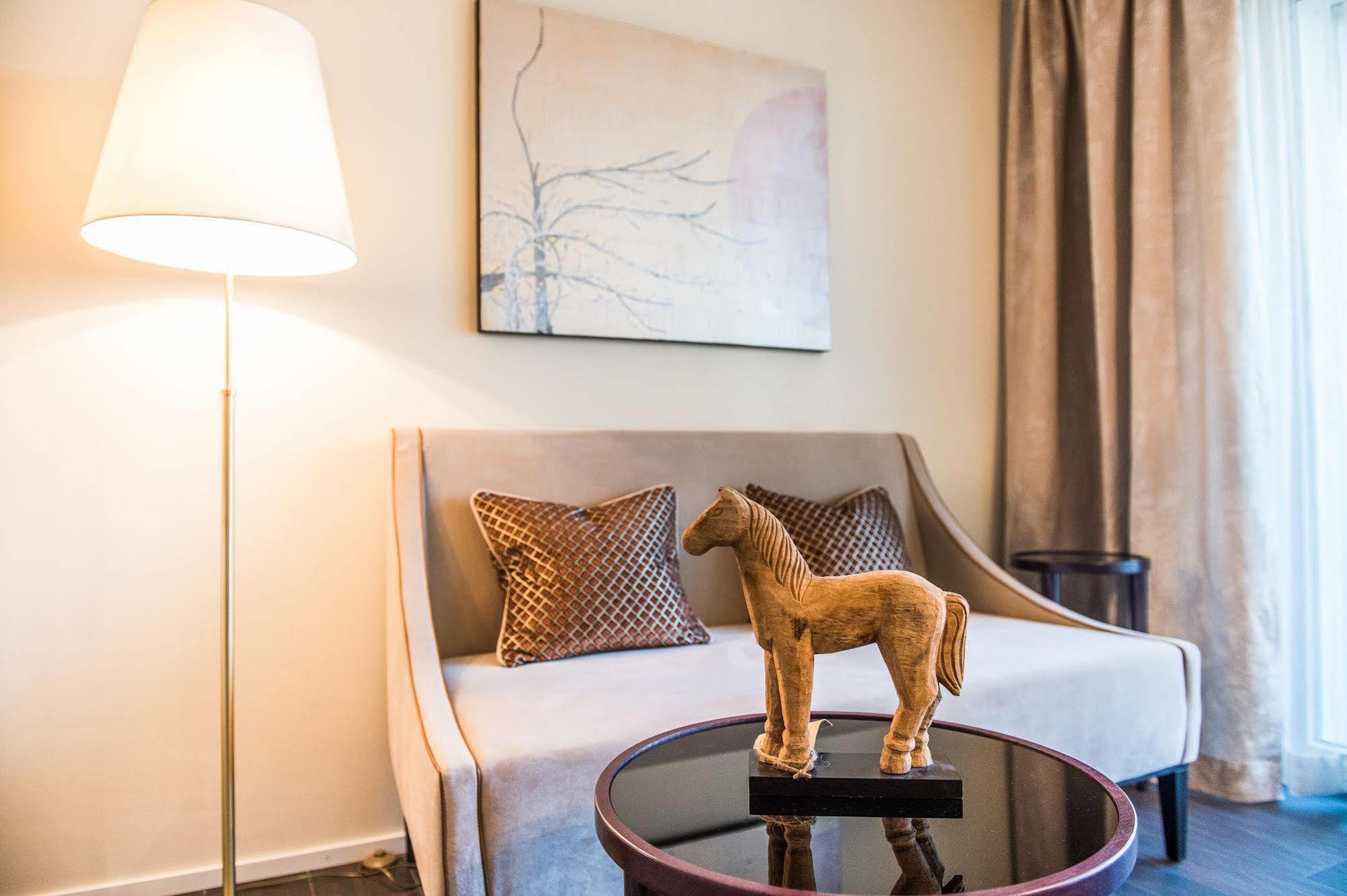 Hotel My Way Zuerich Вализелен Екстериор снимка